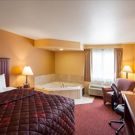 Rodeway Inn & Suites Phillipsburg Extérieur photo