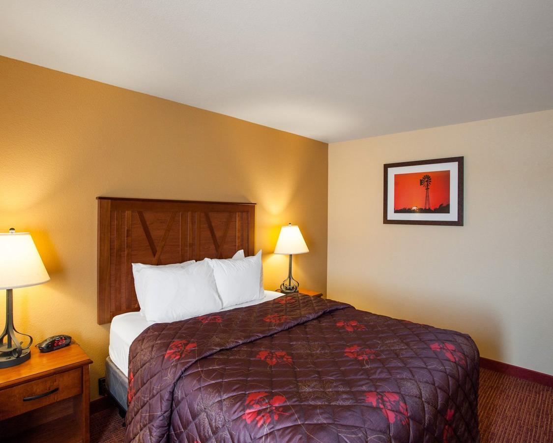 Rodeway Inn & Suites Phillipsburg Extérieur photo