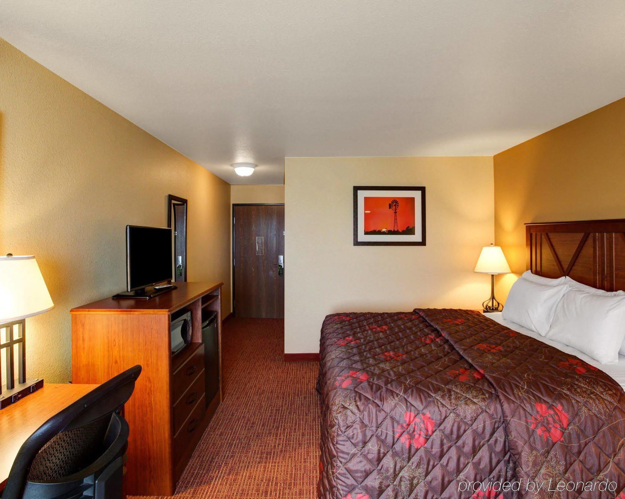 Rodeway Inn & Suites Phillipsburg Extérieur photo